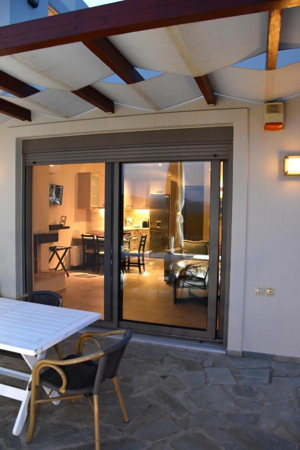 Ελιάδες - Eliades Apartments Kárystos Eksteriør bilde